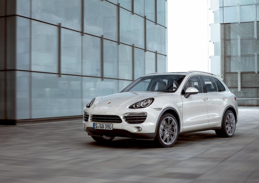  Porsche Cayenne S Hybrid 2010 года  (фото 11 из 16)